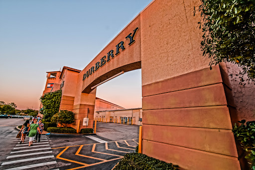 Clothing Store «Burberry Outlet», reviews and photos, 8200 Vineyard Dr, Orlando, FL 32821, USA
