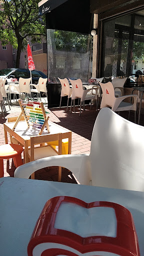 Bons Modos Café Pastelaria no Almada, Setúbal