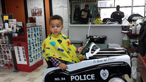 Barber Shop «St. Johns Barber Shop», reviews and photos, 22815 Pacific Hwy S, Des Moines, WA 98198, USA