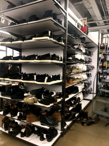 Clothing Store «Old Navy», reviews and photos, 40-24 College Point Blvd, Flushing, NY 11354, USA