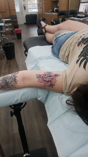 Tattoo Shop «Ink Addiction», reviews and photos, 2028 E Oakland Park Blvd, Fort Lauderdale, FL 33306, USA