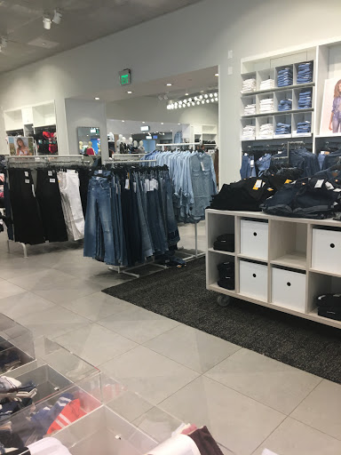 Clothing Store «H&M», reviews and photos, 11401 NW 12th St, Miami, FL 33172, USA
