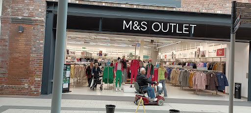 Stores to buy benetton children's clothing Swindon