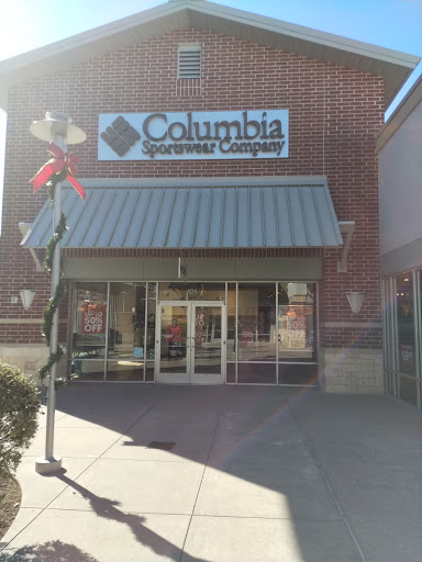 Sportswear Store «Columbia Sportswear Outlet Store at Houston Premium Outlets», reviews and photos, 29300 Hempstead Rd, Cypress, TX 77433, USA