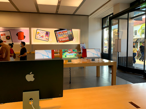 Computer Store «Apple Pasadena», reviews and photos, 54 W Colorado Blvd, Pasadena, CA 91105, USA