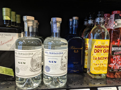 Liquor Store «Pearl Specialty Market & Spirits», reviews and photos, 900 NW Lovejoy St, Portland, OR 97209, USA