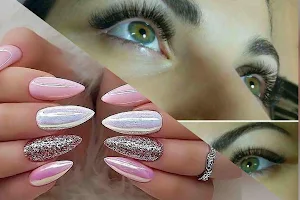 Naildesign&Wimpernstyling image