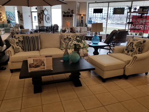 Furniture Store «Raymour & Flanigan Furniture and Mattress Store», reviews and photos, 2100 NJ-38, Cherry Hill, NJ 08002, USA
