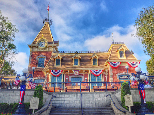 Disneyland Park, 1313 Disneyland Dr, Anaheim, CA 92802