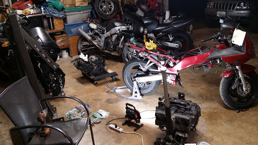 Addison FoxHole: Auto & Bike Repair