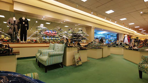 Department Store «Von Maur», reviews and photos, 4444 1st Ave NE, Cedar Rapids, IA 52402, USA