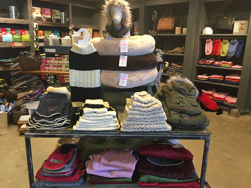 Pet Supply Store «Dog Dish», reviews and photos, 1778 Utica Square, Tulsa, OK 74114, USA