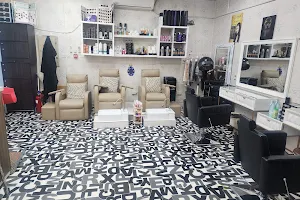 Hayat's Ladies Salon (For Ladies only) image