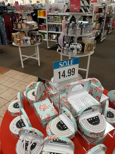 Clothing Store «Bealls Department Store», reviews and photos, 3701 Tamiami Trail E, Naples, FL 34112, USA