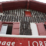 Photo n° 1 de l'avis de Adrien. fait le 20/08/2016 à 08:58 pour Traditional Espelette House with Peppers Drying à Espelette