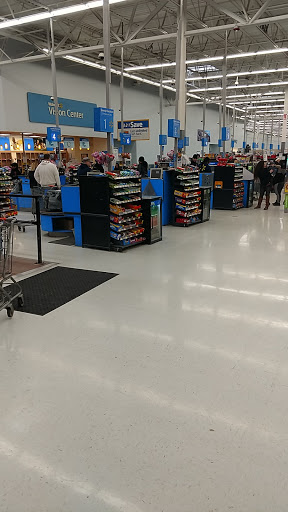 Discount Store «Walmart», reviews and photos, 910 Wolcott St, Waterbury, CT 06705, USA