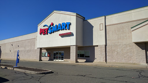 Pet Supply Store «PetSmart», reviews and photos, 475 Bank St, Waterbury, CT 06708, USA