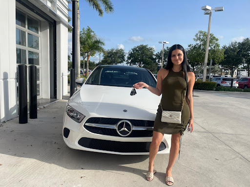 Mercedes Benz Dealer «Mercedes-Benz of Pembroke Pines», reviews and photos, 14199 Pines Blvd, Pembroke Pines, FL 33027, USA