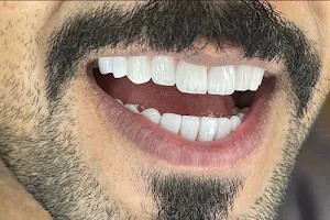 مجمع ابتسامة ميرا لطب الأسنان image