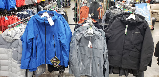 Sporting Goods Store «Sports Basement San Ramon», reviews and photos, 1041 Market Pl, San Ramon, CA 94583, USA