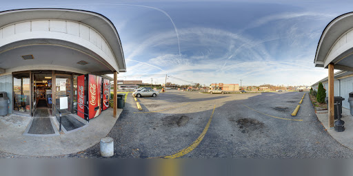 Liquor Store «Point Package Liquors», reviews and photos, 3030 E 10th St, Jeffersonville, IN 47130, USA