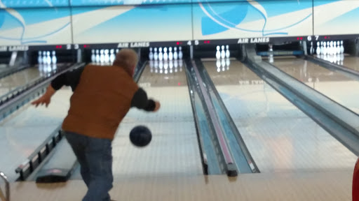Bowling Alley «Air Lanes Bowling Center», reviews and photos, 4200 Fleur Dr, Des Moines, IA 50321, USA