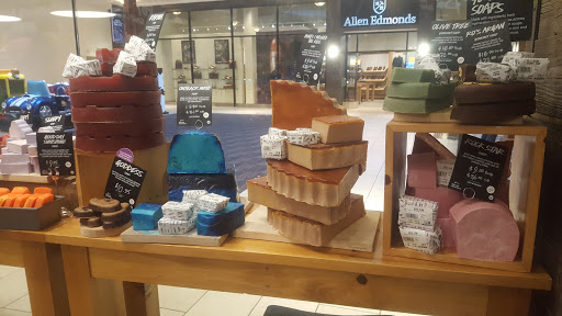 Cosmetics Store «Lush Cosmetics», reviews and photos, 1500 Polaris Pkwy, Columbus, OH 43240, USA