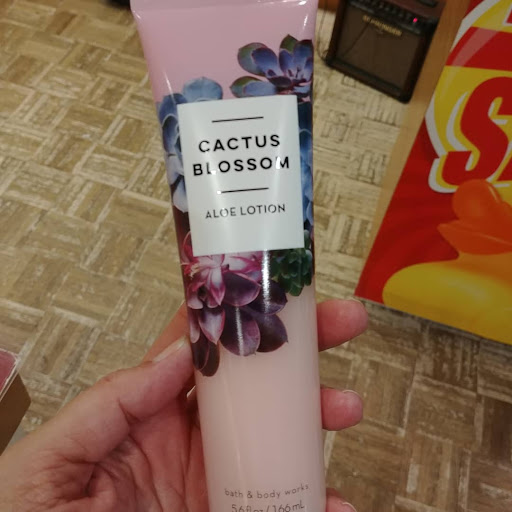 Beauty Supply Store «Bath & Body Works», reviews and photos, 6036 Sunrise Mall Rd, Citrus Heights, CA 95610, USA