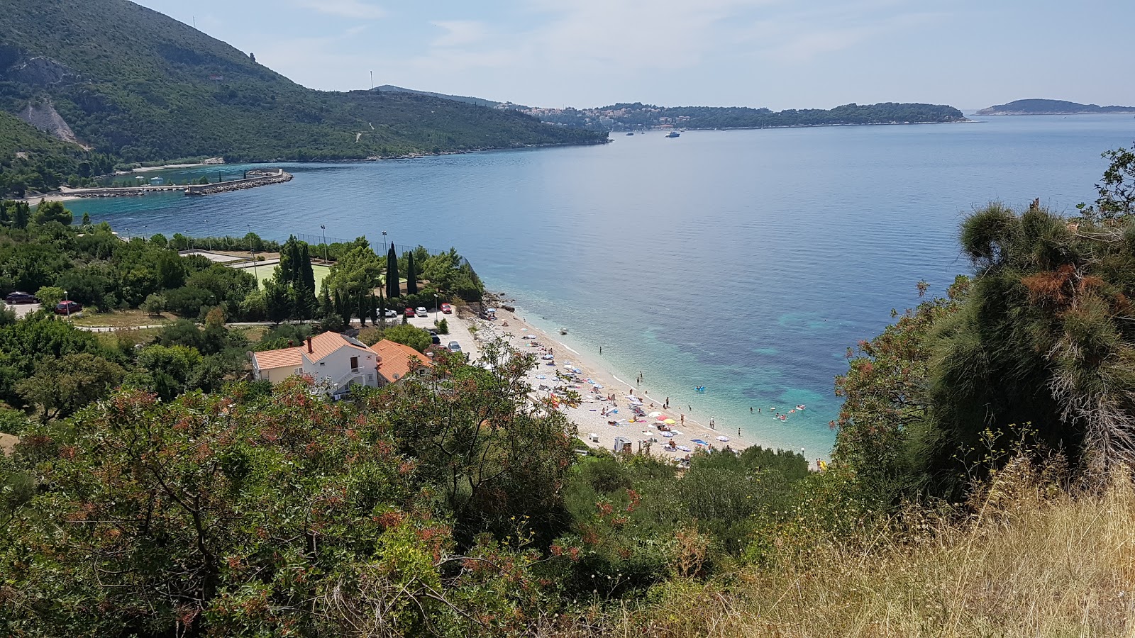 Zdjęcie Pod Maslovo beach z mała zatoka