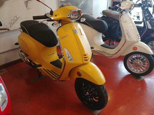 Motor Scooter Dealer «Metro Scooter», reviews and photos, 3716 Montgomery Rd, Cincinnati, OH 45207, USA