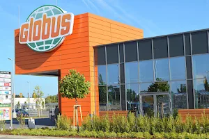 Globus grocery store image