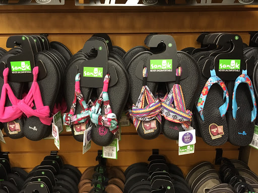 Shoe Store «Coastal Shoes», reviews and photos, 1317 NW U.S. 101, Lincoln City, OR 97367, USA