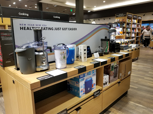 Book Store «Amazon Books», reviews and photos, 9585 SW Washington Square Rd, Portland, OR 97223, USA