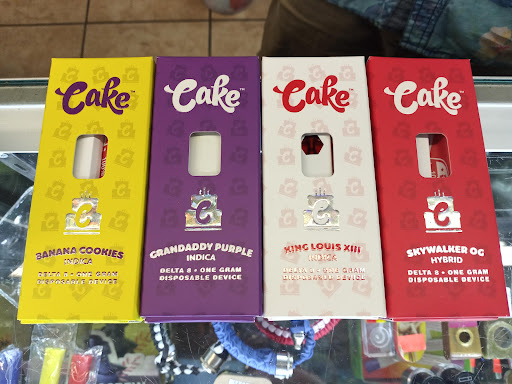 Tobacco Shop «9M Smoke Shop», reviews and photos, 522 W 19th St, Costa Mesa, CA 92627, USA