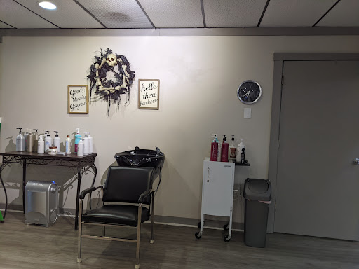 Beauty Salon «Snips Salon & Spa», reviews and photos, 5731 E Washington St, Indianapolis, IN 46219, USA