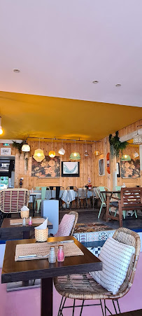 Atmosphère du Restaurant Olala à Saint-Cyr-sur-Mer - n°2