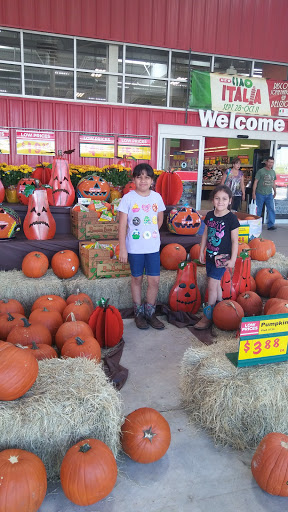 Grocery Store «H-E-B Grocery», reviews and photos, 225 I-35, Pearsall, TX 78061, USA