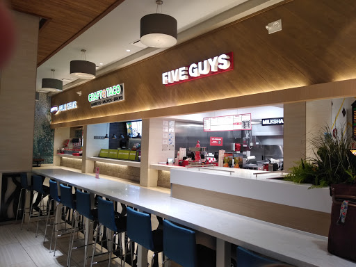 Outlet Mall «Tanger Outlet Myrtle Beach Hwy 17», reviews and photos, 10835 Kings Rd, Myrtle Beach, SC 29572, USA