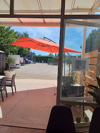 Atmosphère du Le Rendez Vous / restaurant franco malgache à L'Isle-sur-la-Sorgue - n°2