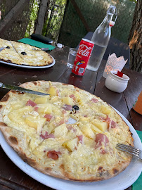 Plats et boissons du Pizzeria PIZZA AU FEU DE BOIS A LUYNES Un Air De Guinguette. Sur place ou à emporter à Aix-en-Provence - n°6