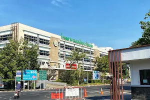 Somdech Phra Pinklao Hospital image