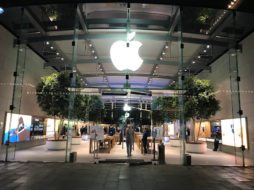 Computer Store «Apple Highland Village», reviews and photos, 4012 Westheimer Rd, Houston, TX 77027, USA