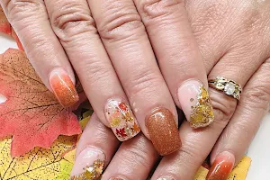 Top Nails image