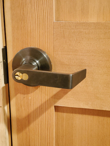 Locksmith «Redmond Key Locksmith», reviews and photos, 22410 NE Marketplace Dr, Redmond, WA 98053, USA