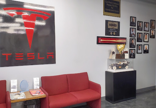 Auto Repair Shop «Body Builders Automotive», reviews and photos, 3835 Industrial Ave, Rolling Meadows, IL 60008, USA