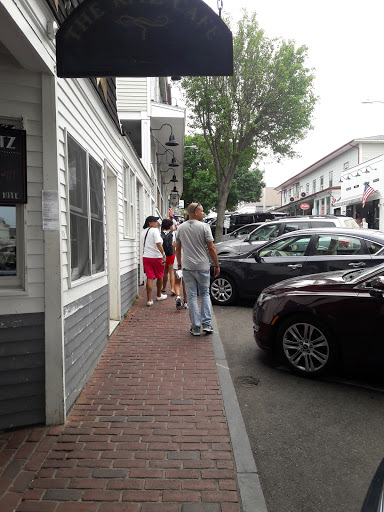 Clothing Store «Vineyard Vines», reviews and photos, 56 Narragansett Ave, Oak Bluffs, MA 02557, USA