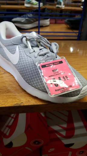 Sporting Goods Store «Big 5 Sporting Goods - Wilshire», reviews and photos, 6601 Wilshire Blvd, Los Angeles, CA 90048, USA