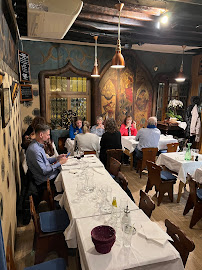 Atmosphère du Restaurant français Aux Anysetiers Du Roy à Paris - n°2