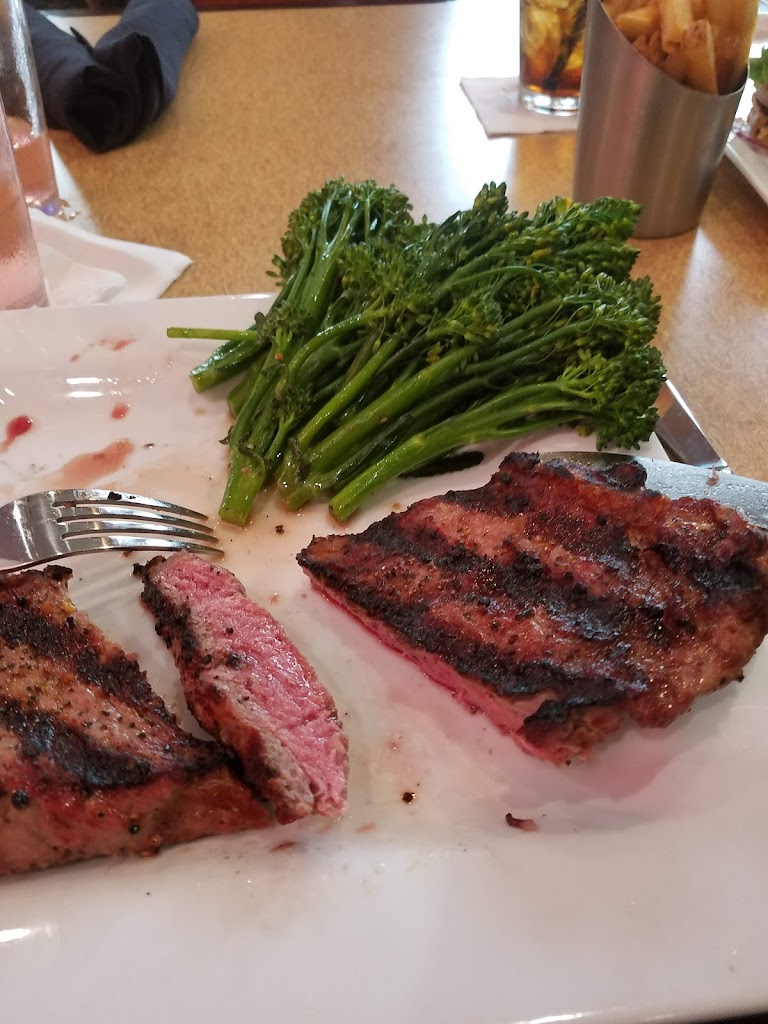 The Globe Tavern & Restaurant 62701