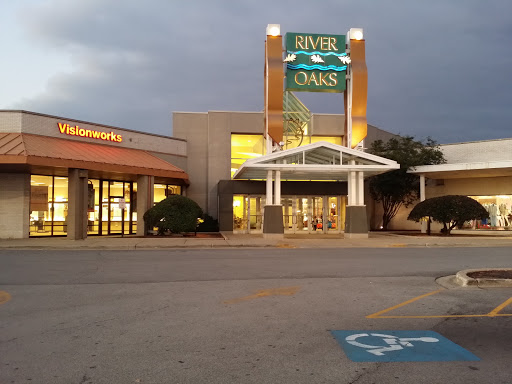 Shopping Mall «River Oaks Center», reviews and photos, 96 River Oaks Center Dr, Calumet City, IL 60409, USA